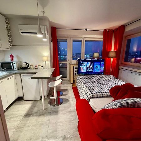 Love Metro Wifi 300Mbs 65'Tv Netflix Hbo Appletv+ Warsaw Exterior photo