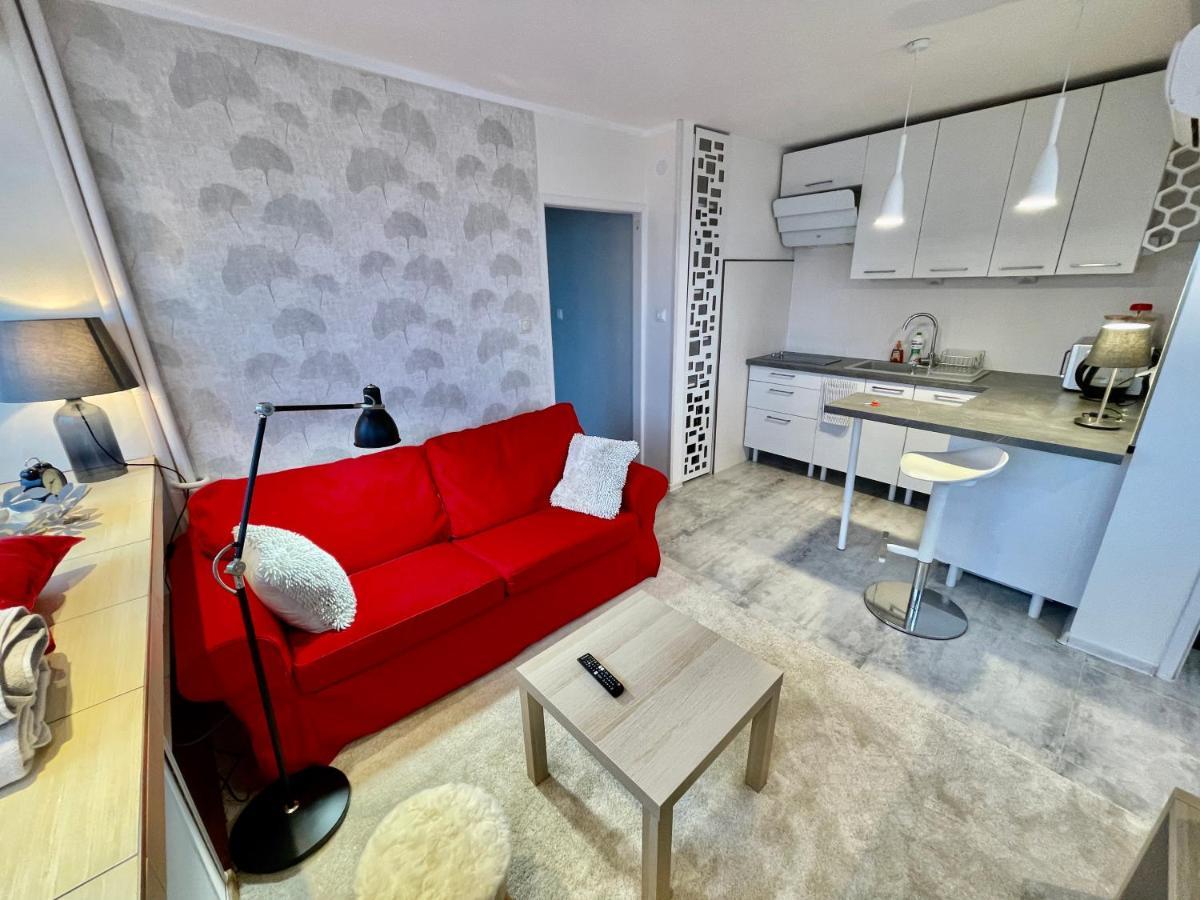 Love Metro Wifi 300Mbs 65'Tv Netflix Hbo Appletv+ Warsaw Exterior photo